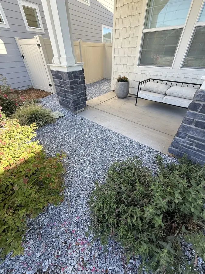 Finished front yard porch area - Meridian Idaho